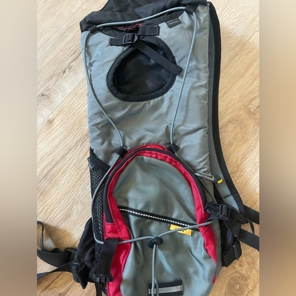 Camelbak Lobo Hydration Water Backpack Red/Gray - Picture 3 of 4